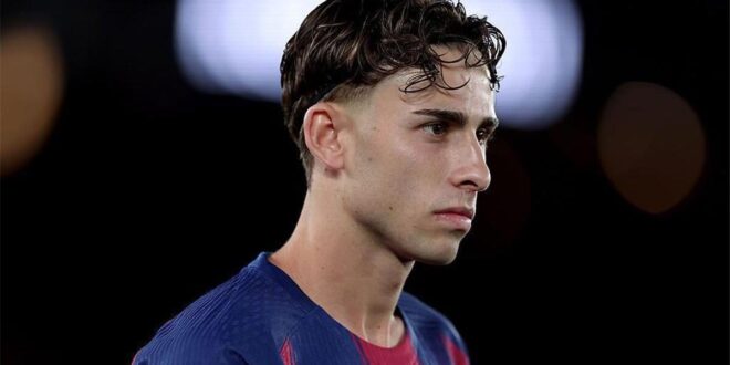 لاعب برشلونة فيرمين لوبيز أثناء مباراة