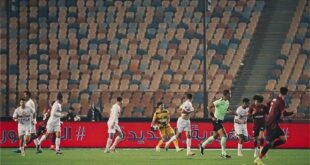 لاعبو سيراميكا كليوباترا والزمالك في الملعب