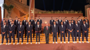 جلالة الملك عبدالله الثاني يكرم لاعبي المنتخب الأردني النشامى بوسام الاستقلال بعد تأهلهم لكأس العالم 2026