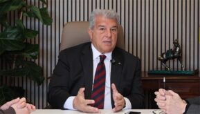 خوان لابورتا رئيس برشلونة يتحدث عن صفقة أنتوني جوردون