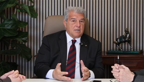 خوان لابورتا رئيس برشلونة يتحدث عن صفقة أنتوني جوردون