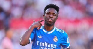 لاعب ريال مدريد فينيسيوس جونيور يحتفل بهدف