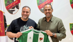 المدرب عصام محمود يوقع عقد تدريبه مع النادي الأهلي الأردني