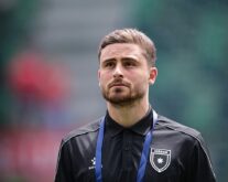 صورة لعلي عزايزة لاعب المنتخب الأردني "النشامى" يحتفل بارتفاع قيمته السوقية قبل كأس العالم 2026.