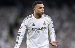 كيليان مبابي بقميص ريال مدريد يتحدث عن طموحاته وأحلامه في كأس العالم