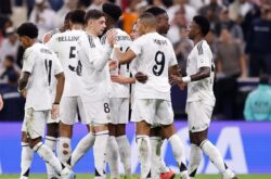 إبراهيما كوناتي بقميص ريال مدريد الجديد بجانب دينزل دومفريس