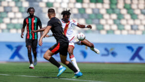 لاعبي الجيش الملكي يحتفلون بفوزهم على الوداد وتصدرهم الدوري المغربي