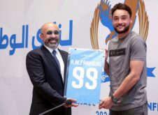 اللاعب عبد الله فاخوري بقميص النادي الفيصلي بعد انتقاله