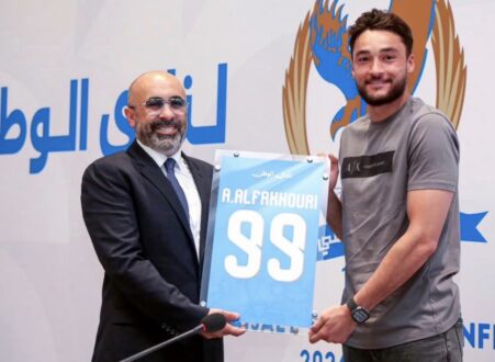 اللاعب عبد الله فاخوري بقميص النادي الفيصلي بعد انتقاله