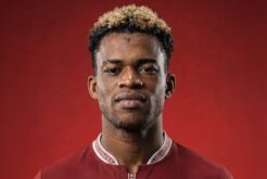 اللاعب أرونا فال يوقع عقد انضمامه للنادي العربي