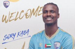 المهاجم الغيني سوري كابا بقميص نادي الظفرة الإماراتي