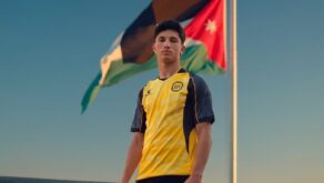اللاعب عمر خضر يوقع عقد انضمامه لنادي الحسين إربد