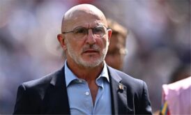 لويس دي لا فوينتي مدرب منتخب إسبانيا يدافع عن لاعبي برشلونة في كأس العالم 2026.