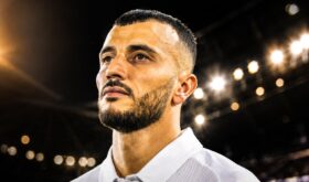 رومان سايس يودع جماهير السد بعد انتهاء عقده