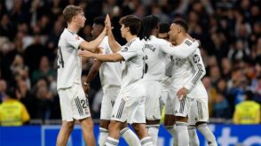 أوريلين تشواميني لاعب ريال مدريد يوقع على عقد جديد