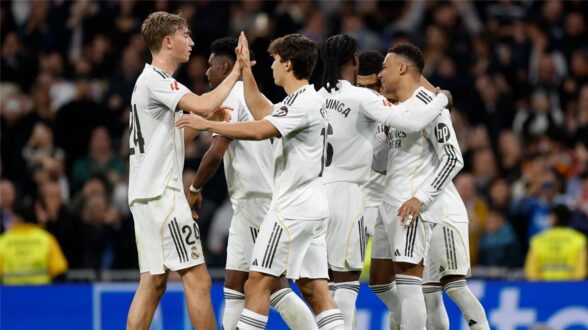 أوريلين تشواميني لاعب ريال مدريد يوقع على عقد جديد
