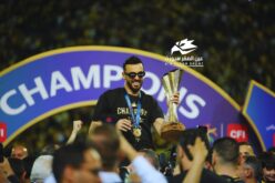 يزيد أبو ليلى حارس مرمى نادي الحسين إربد يوقع على عقد التجديد