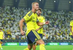 كريستيانو رونالدو يحتفل بهدفه الحاسم في مباراة النصر والتعاون بدوري روشن السعودي.