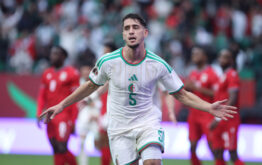 زين الدين بلعيد يوقع لنادي التعاون السعودي