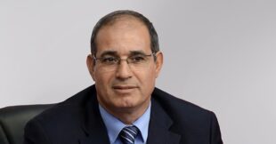 بادو الزاكي مدرب المنتخب الأردني