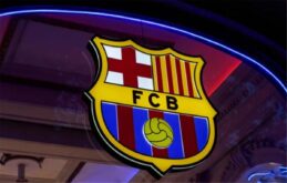 لاعبي برشلونة يحتفلون بتعزيز صفوف الفريق قبل مباراة إلتشي في الدوري الإسباني
