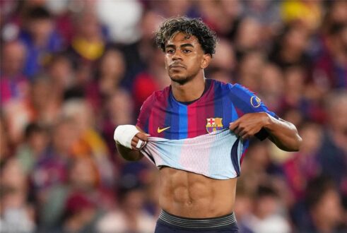 لامين يامال وأنتوني جوردون في مباراة برشلونة وأتلتيك بلباو