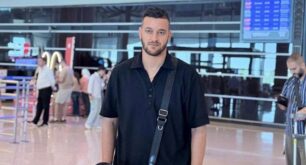 المدافع التونسي نسيم هنيد بقميص نادي الرمثا الأردني