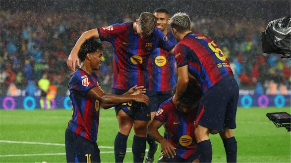قائمة برشلونة الرسمية لمباراة إشبيلية في الدوري الإسباني مع صورة لحمزة عبد الكريم