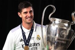 تيبو كورتوا حارس مرمى ريال مدريد يتدرب بتركيز استعدادًا للعودة