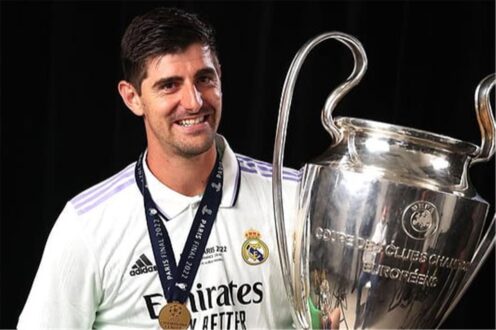 تيبو كورتوا حارس مرمى ريال مدريد يتدرب بتركيز استعدادًا للعودة