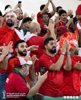 جماهير كرة القدم في مدرجات ملعب بجدة خلال بطولة خليجي 27