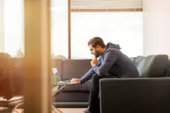 رجل يمارس الرياضة للحفاظ على صحة البروستاتا