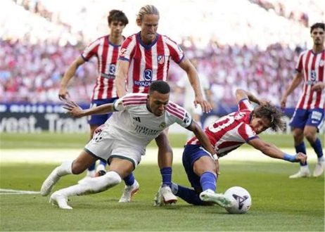 لاعبي ريال مدريد يظهرون الإحباط بعد خسارة ديربي أتلتيكو مدريد