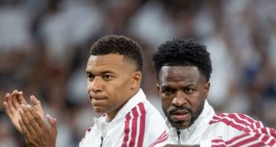 لاعبي ريال مدريد فينيسيوس جونيور وكيليان مبابي يرتديان قميص دعم سبتة بشكل خاطئ قبل مباراة إلتشي.