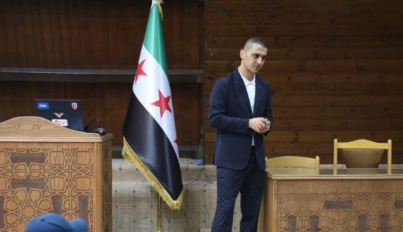محاضرون آسيويون ودوليون يشرفون على تأهيل مراقبي الكرة السورية