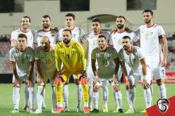 صورة جوية لملعب الملك عبدالله الثاني في عمان، الأردن، مع شعاري المنتخبين السوري والأردني