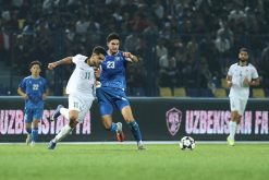 لاعبي المنتخب السوري بعد خسارتهم أمام أوزبكستان في مباراة ودية